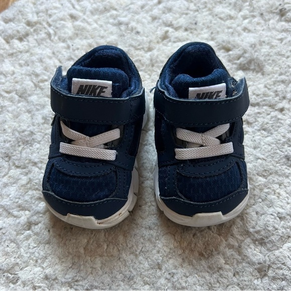 Nike Baby Navy Blue and White Fusion ST 2 Trainers Size 2.5C - Picture 2 of 11